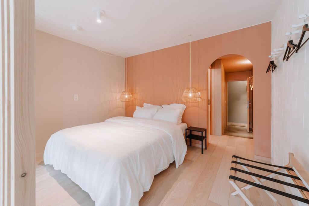 Chimay : La Chambre Doree De La Grand Place Kültér fotó