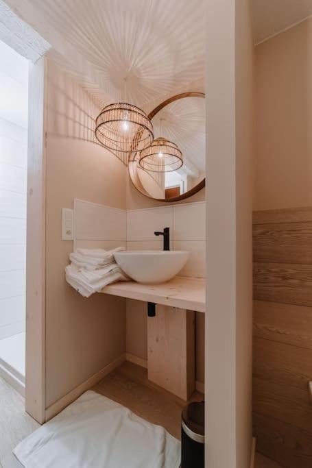 Chimay : La Chambre Doree De La Grand Place Kültér fotó