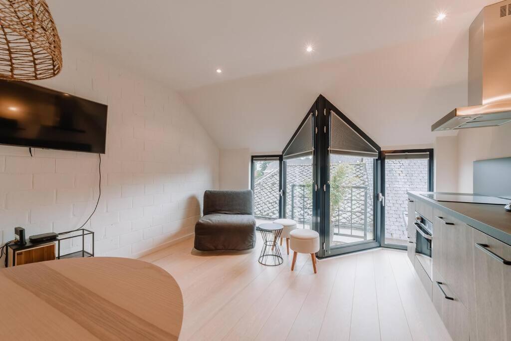 Chimay : La Chambre Doree De La Grand Place Kültér fotó